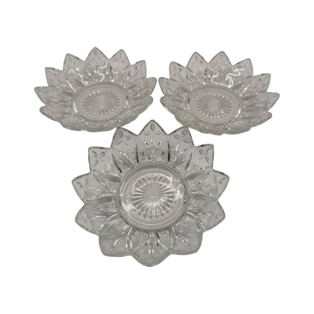 Vintage Pressed Glass Fruit Bowls in 'Petal' Pattern by Federal Glass Company - A Set of 3 For Sale - Image 12 of 12