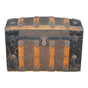 Antique American Victorian Floral Embossed Oak & Metal Dome Top Steamer Trunk