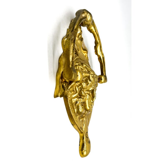 Chapman Manufacturing Company Vintage Cast Brass Medusa Door Knocker – Neoclassical / Grand Tour / Hollywood Regency For Sale - Image 4 of 10
