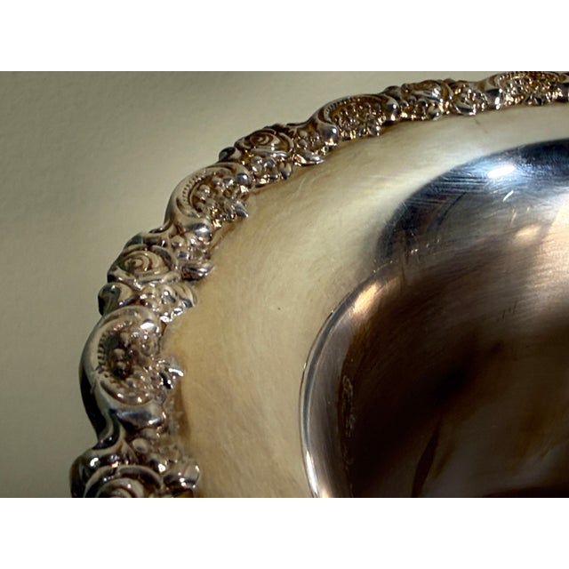 Vintage Oneida Silver Plated Champagne Cooler Ice Bucket With Scroll Handles For Sale In Providence - Image 6 of 9