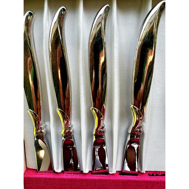 Mid 20th Century 1847 Rogers Bros Flair Silverplate Flatware Service for 16 With Chest - 121 Pcs For Sale - Image 12 of 18