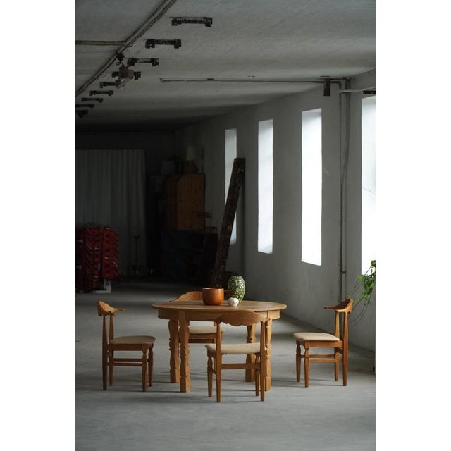 Mid-Century Modern Danish Round Extendable Oak Dining Table, 1960s For Sale - Image 15 of 18