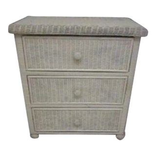 1990s Wicker Bachelor Chest Coastal Cottage Style 3 Drawer Cream Color For Sale