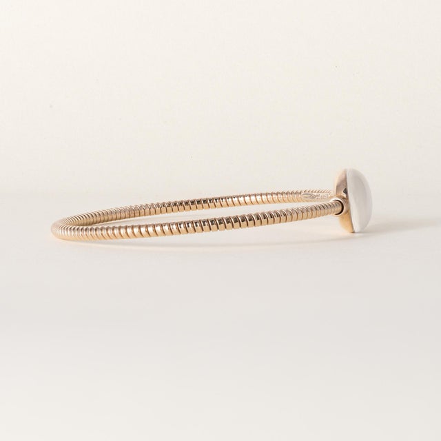 1990s 18k Rose Gold Fidia Tubogas Mother of Pearl Thin Bangle For Sale - Image 4 of 5