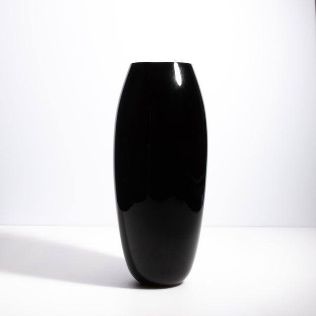 Transform your living space into a realm of sophistication with this outstanding Murano, a testament to luxury and high-...