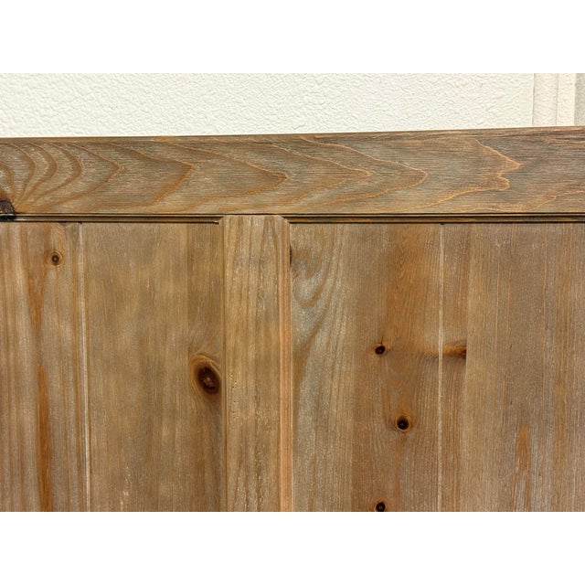 Queen Size Gallery Furniture Rustic Oasis Mansion Bed Frame For Sale - Image 11 of 12