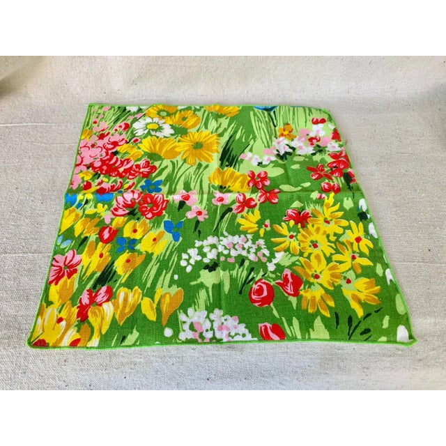 Farmhouse Vintage Set of 4 Floral Dinner Napkins For Sale - Image 3 of 7