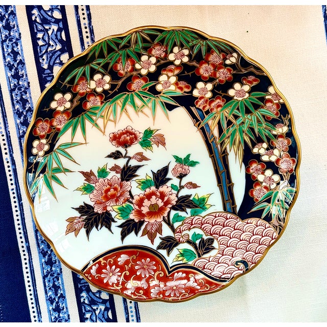 Imari Porcelain Vintage Japanese Imari Scalloped Plate For Sale - Image 4 of 12