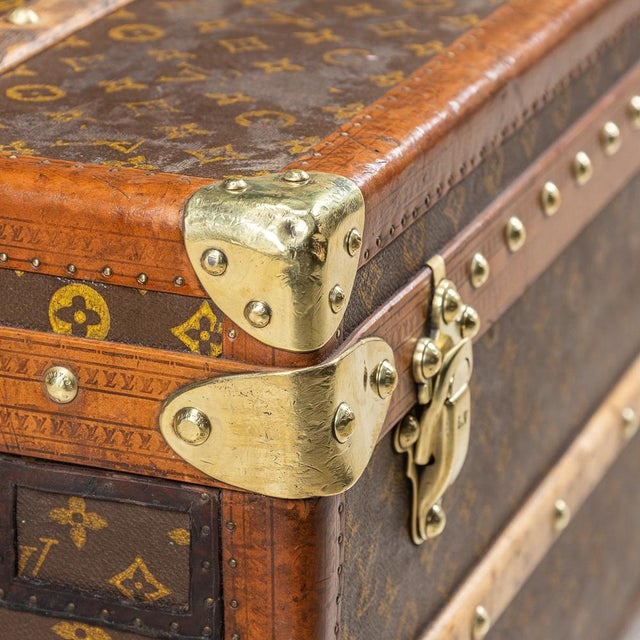 Trunk from Louis Vuitton, France, 1930s For Sale - Image 9 of 18