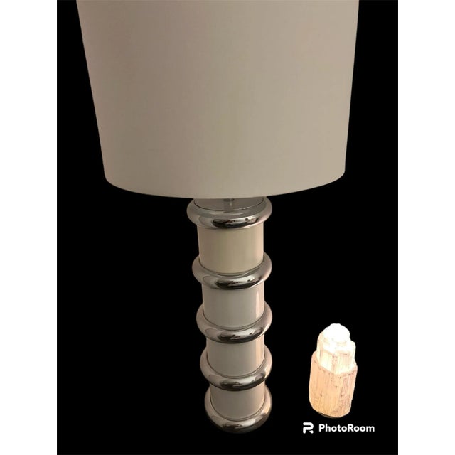 1950s Mid-Century Modern Chrome Ring and White Enamel Table Lamps - a Pair For Sale In Philadelphia - Image 6 of 6