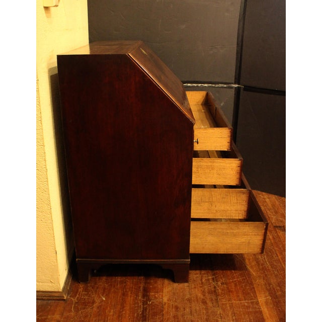 Circa 1780-1800 George III Slant Front Bureau or Desk For Sale In Raleigh - Image 6 of 10