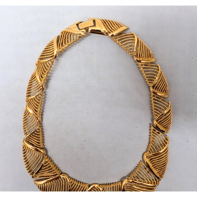 Vintage Signed Napier Goldtone Openwork Wavy Link Collar Necklace For Sale - Image 14 of 16