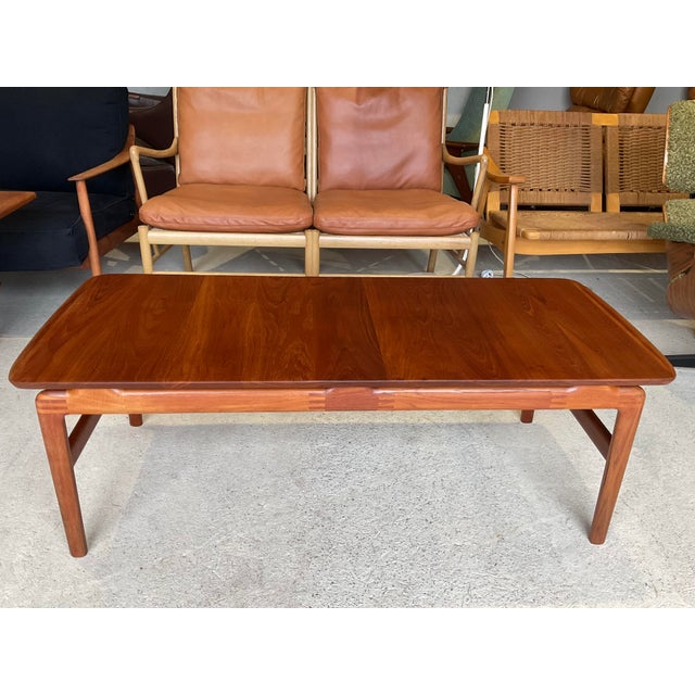 Mid-Century Modern Teak Model 640 Coffee Table by Peter Hvidt & Orla Mølgaard-Nielsen for France & Søn For Sale - Image 3 of 18