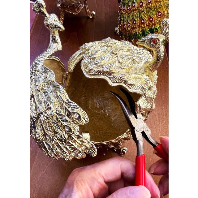 2020s Gold Pierre Lorren Handmade Faberge Egg Style Trinket Peacock Couple Fabergé Egg Style Austrian Crystal Diamond Pure Gold Deco For Sale - Image 5 of 10