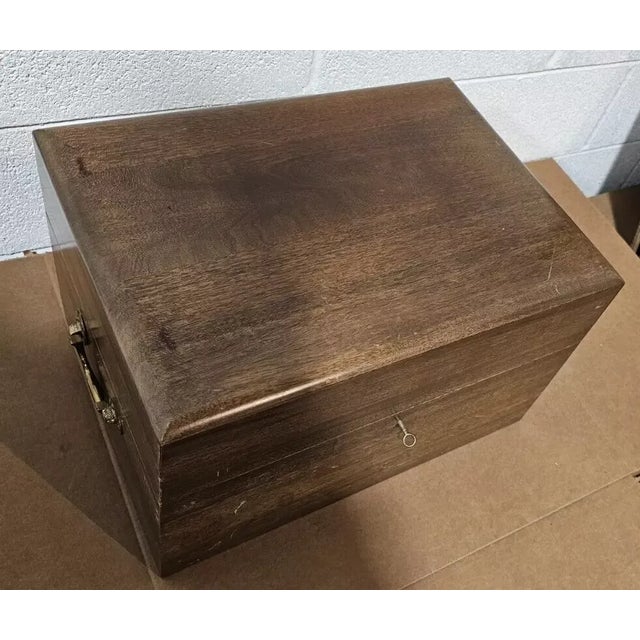 19th Century Antique Sea Captains Liquor Chest Decanter Box With Decanters- 7 Pieces For Sale In Cleveland - Image 6 of 9