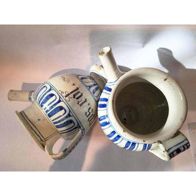 White and Blue Ceramic Pharmacy Carafes, Italy, Mid-18th Century, Set of 2 For Sale - Image 6 of 18