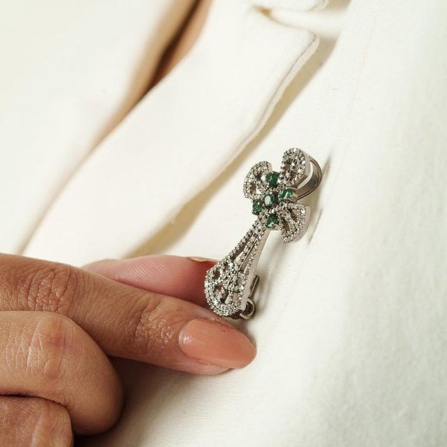 Caratandher Victorian Filigree Cross Brooch Pendant With Emerald & Diamonds in Silver For Sale - Image 9 of 13