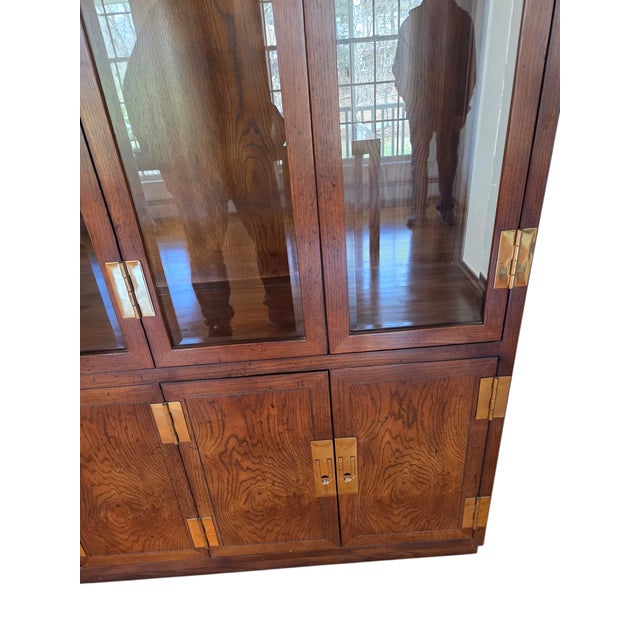 1980s Henredon Scene One Campaign Oak Breakfront China Cabinet Hutch Display Curio For Sale - Image 13 of 15