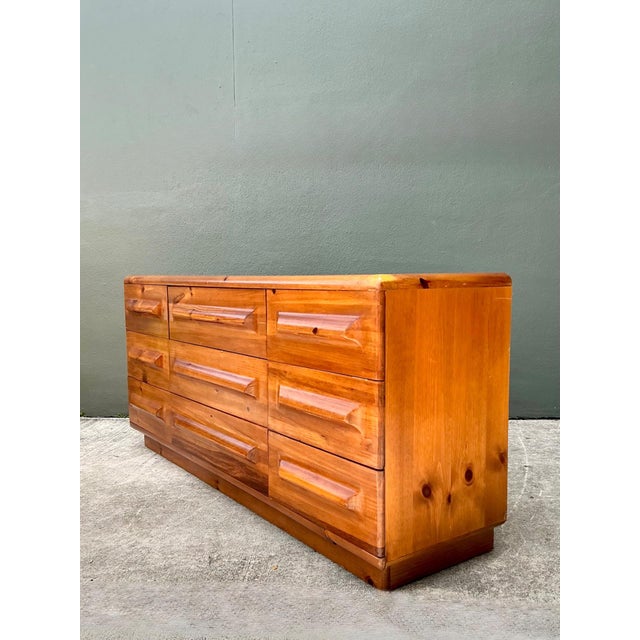 Mid-Century Modern Vintage MCM Knotty Pine Dresser For Sale - Image 3 of 18