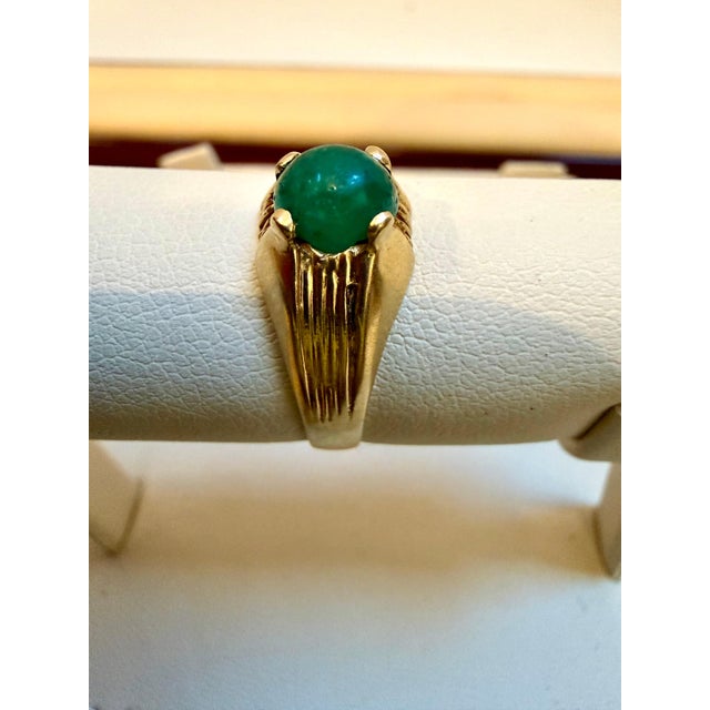 1 Ct Oval Emerald Cabochon 18 Kt Yellow Gold Ring Vintage Men Size 8 For Sale - Image 4 of 18