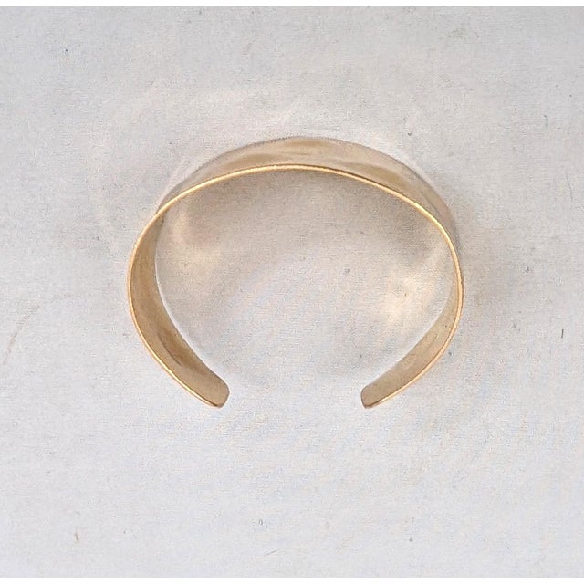 Mid-Century Modern Vintage 1977 Signed Napier Book Piece Goldtone Wavy Cuff Bracelet For Sale - Image 3 of 12