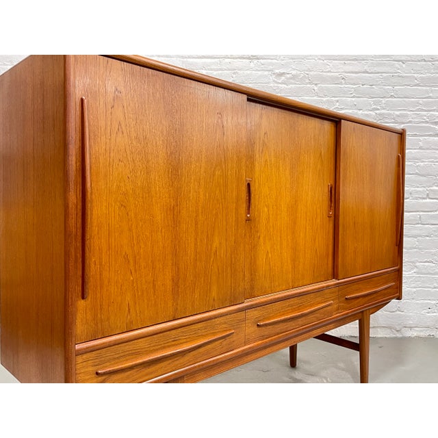 1960s Danish Mid Century Modern Teak Credenza / Sideboard, C. 1960's For Sale - Image 5 of 13