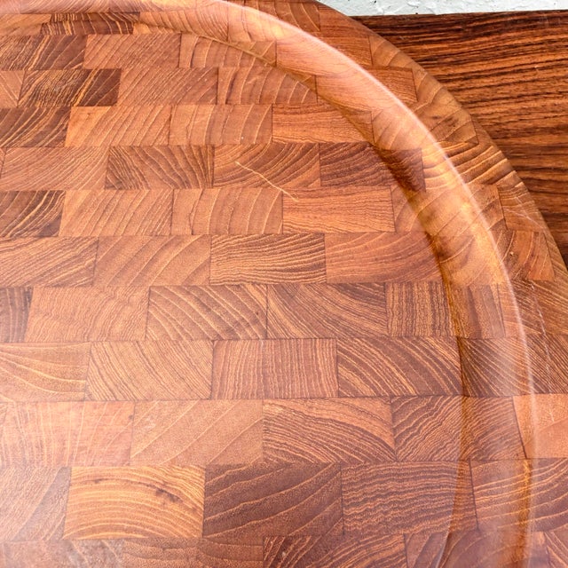 Jens Harald Quistgaard Danish Modern Jens Harald Quistgaard Round Serving Tray/Cutting Board by Dansk International For Sale - Image 4 of 5