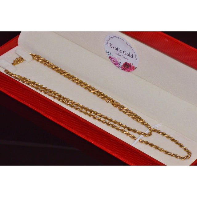 Late 20th Century Estate Italian 14k Two-Tone Gold Twisted Rope Chain Unisex Necklace – 30.25 Inches For Sale - Image 4 of 10