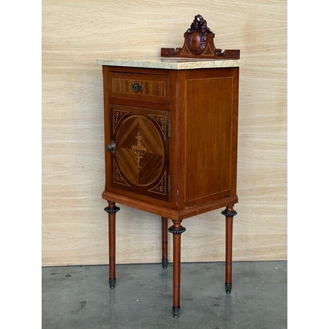 1900s, Art Nouveau Pair of Mahogany Nightstands with Crest Marble Top For Sale - Image 6 of 18