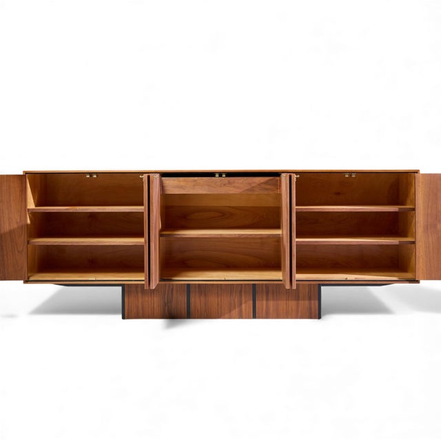 Vladimir Kagan for Dreyfuss Mid 20th Century Walnut Credenza For Sale In Chicago - Image 6 of 9