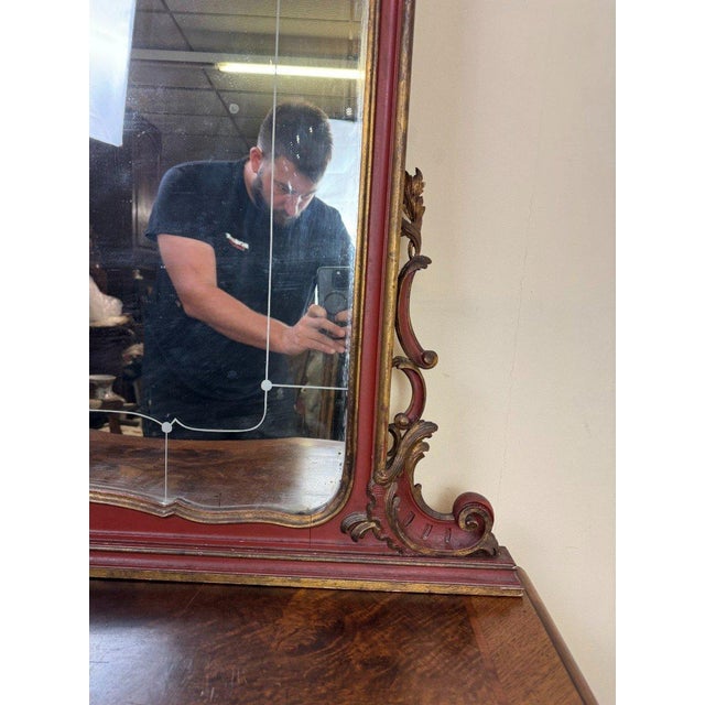 Important venetian baroque mirror in the louis xv style, made of lacquered and gilded wood shell-shaped pediment relief...
