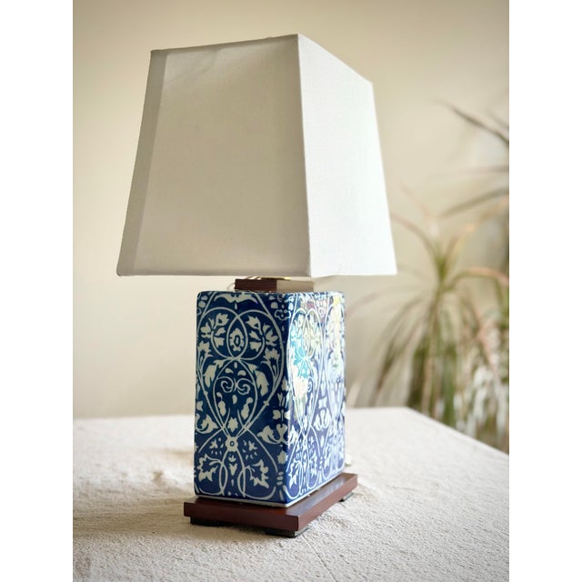Chinoiserie Ralph Lauren Home Blue and White Chinoiserie Porcelain Lamp, Vineyard Pattern For Sale - Image 3 of 12