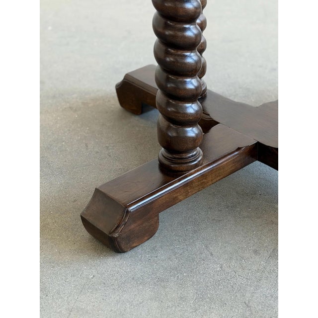Wood Vintage Bobbin Leg Round Dining Table For Sale - Image 7 of 9