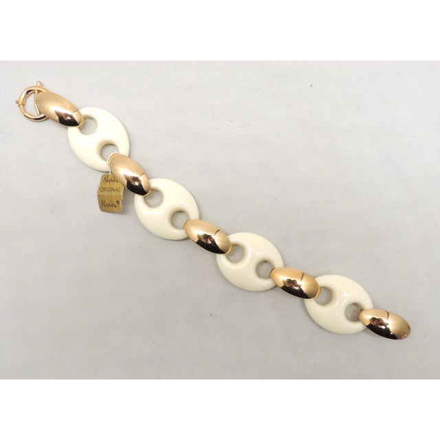 Mid-Century Modern Vintage 1974 Signed Napier Goldtone White Resin Link Bracelet For Sale - Image 3 of 6