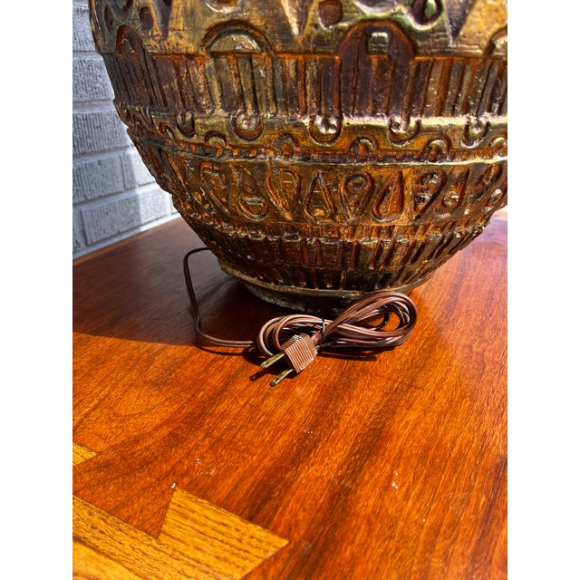 Vintage Brutalist Style Ceramic Table Lamp, Attributed to Bitossi For Sale In Denver - Image 6 of 17