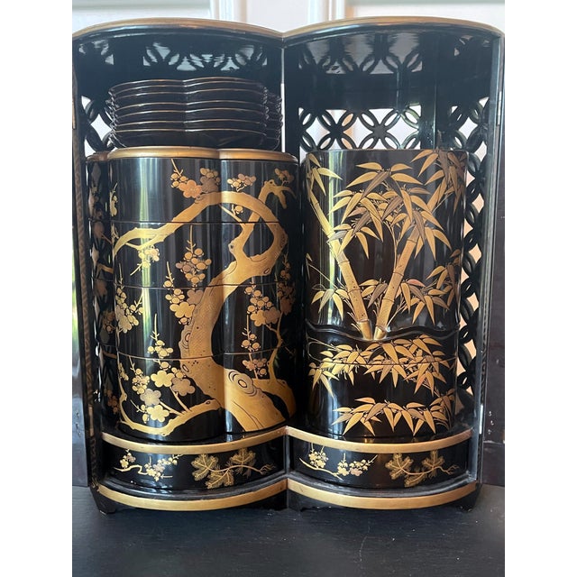 Japanese Maki-e Lacquer Portable Sagejubako Theme of Three Winter Friends For Sale - Image 11 of 18