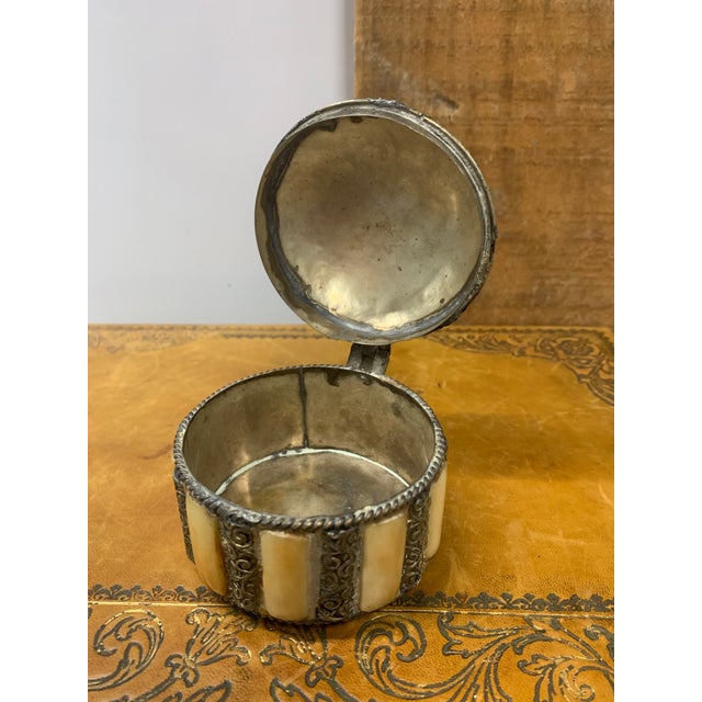 Tribal Mid 20th Century Round Moroccan Silver Filigree and Bone Box For Sale - Image 3 of 5