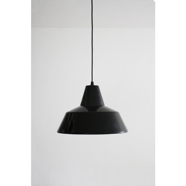 1960s Black and White Enamel Workshop Pendant Lamp by Louis Poulsen, Denmark, 1960s For Sale - Image 5 of 6