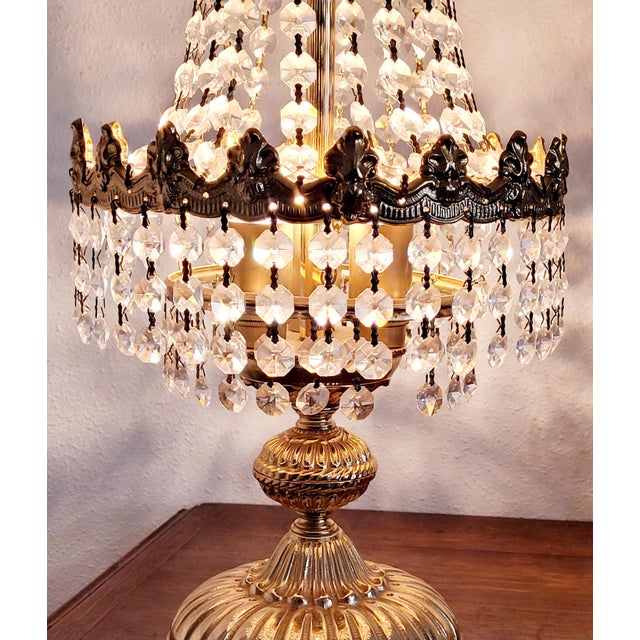 French Hollywood Regency Table Lamp in Gilt Brass with Cascading Crystal Prisms, 1950s For Sale - Image 13 of 18