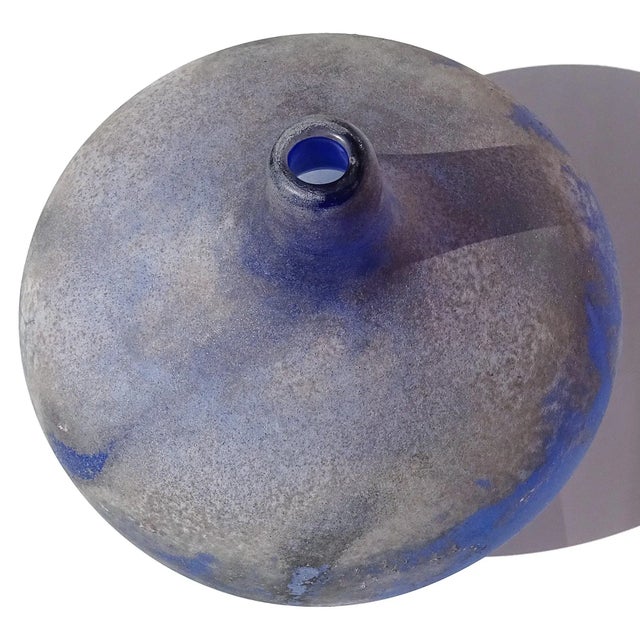 Glass Murano Cenedese Extra Large Vintage Blue Gray Black White Scavo Texture Italian Art Glass Decorative Flower Vase For Sale - Image 7 of 12