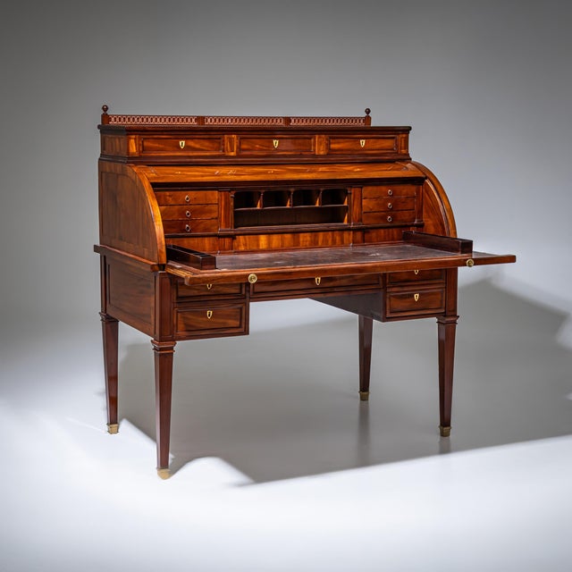Louis XVI Roll-Top Desk in Mahogany, 1800s For Sale - Image 14 of 14