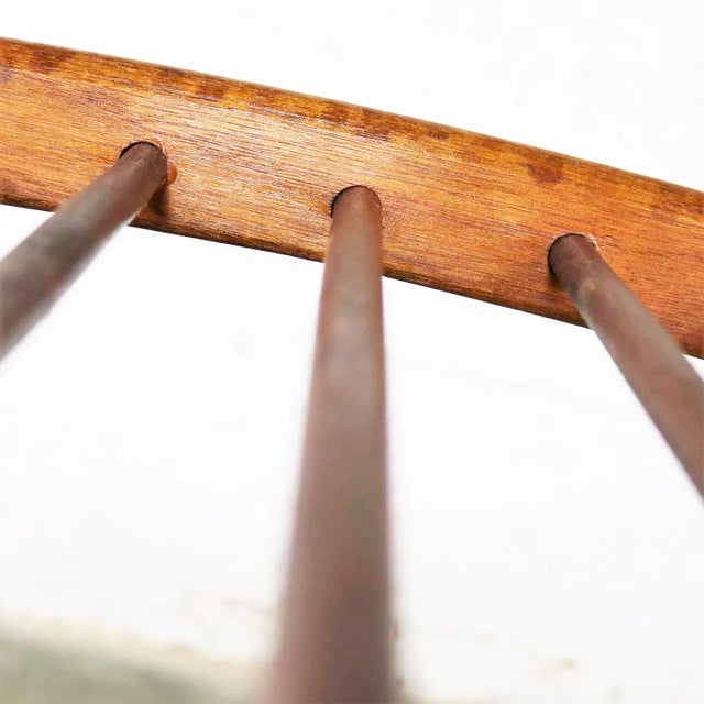 MCM Magazine Rack Larger Walnut Oval Attributed to Arthur Umanoff for Washington Woodcraft For Sale - Image 10 of 13