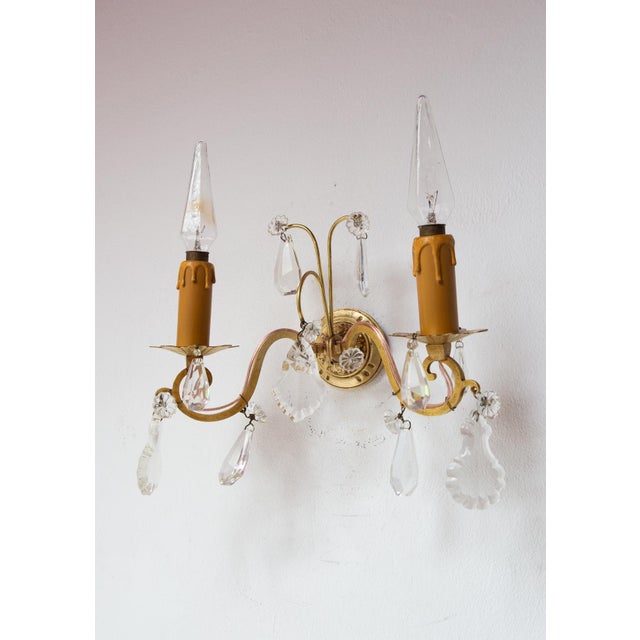 French Brass and Crystal Wall Sconces, 1950s, Set of 2 For Sale - Image 4 of 7