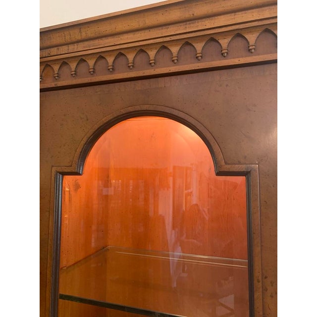 Henredon Henredon 18th Century Portfolio Georgian Lighted China Cabinet For Sale - Image 4 of 10