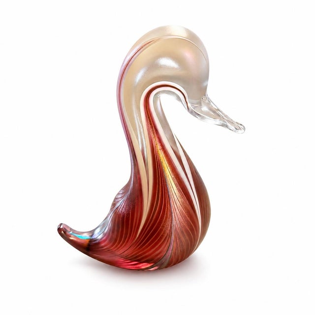 Stuart Abelman Vintage Stuart Abelman Signed Iridescent Pink Pulled Feather Art Glass Swan For Sale - Image 4 of 6