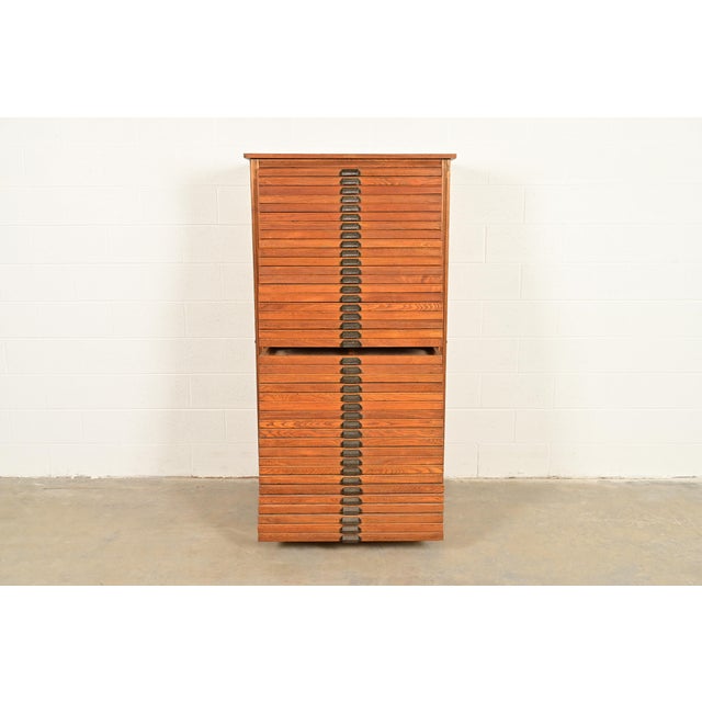 Early 20th Century Antique Arts & Crafts Oak 40-Drawer Architect's Blueprint Flat File Cabinet, Circa 1900 For Sale - Image 5 of 13