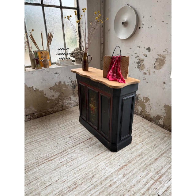 Black Flower-Decorated Trading Post, 1920s For Sale - Image 8 of 18