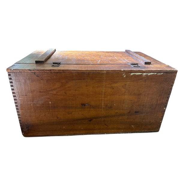 Antique Colonial Biscuit Company Philadelphia Wooden Advertising Crate With Original Lithograph Label For Sale - Image 4 of 11