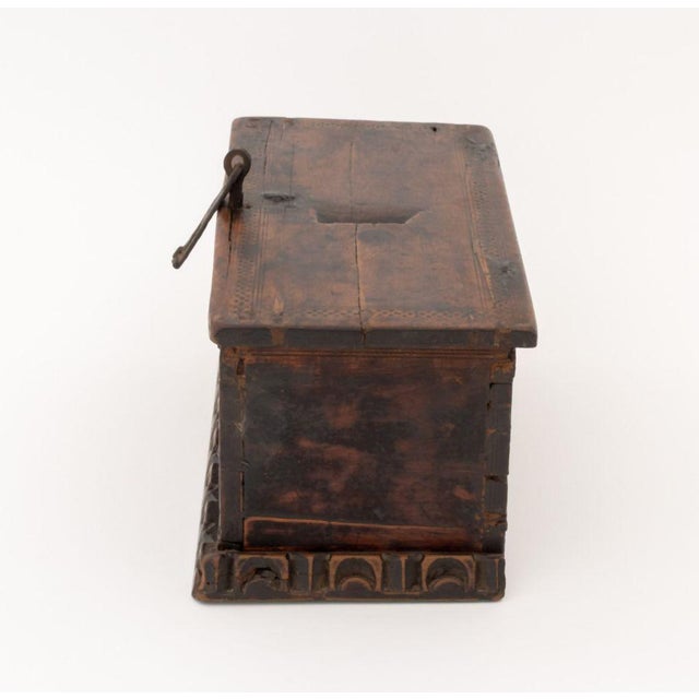 Italian Carved Walnut Casket Box, 16th C For Sale In New York - Image 6 of 8