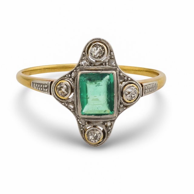 1900-1909 Victorian Emerald Diamond 18k Yellow Gold Ring, Size 8.25 For Sale - Image 4 of 7